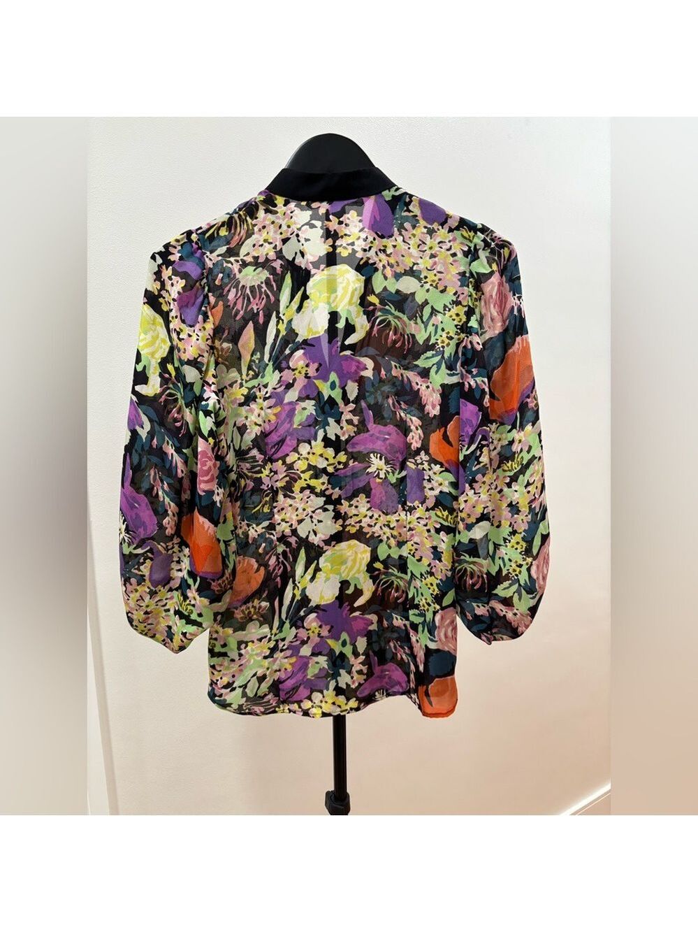 639. Diane Von Furstenberg Multicolor Floral Blouse - Picture 2 of 6